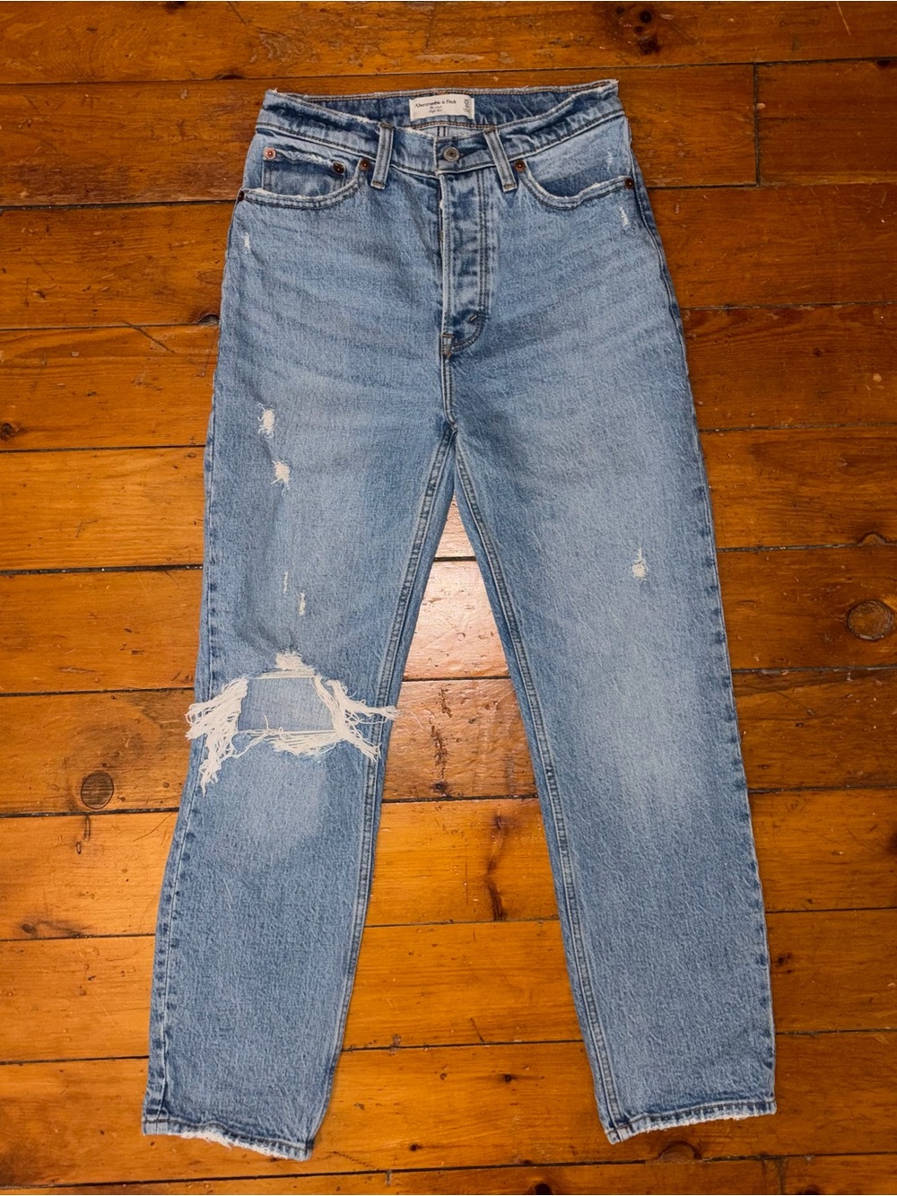Abercrombie & Fitch Distressed The Dad High Rise jeans